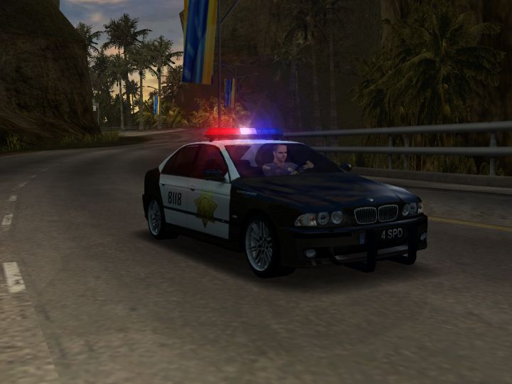 NFS hot Pursuit полиция